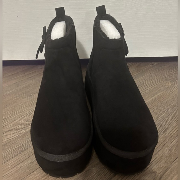 NWOB Dolls Kill / Sugar Thrillz Black Popular Lifestyle Ankle Boots - Picture 4 of 9